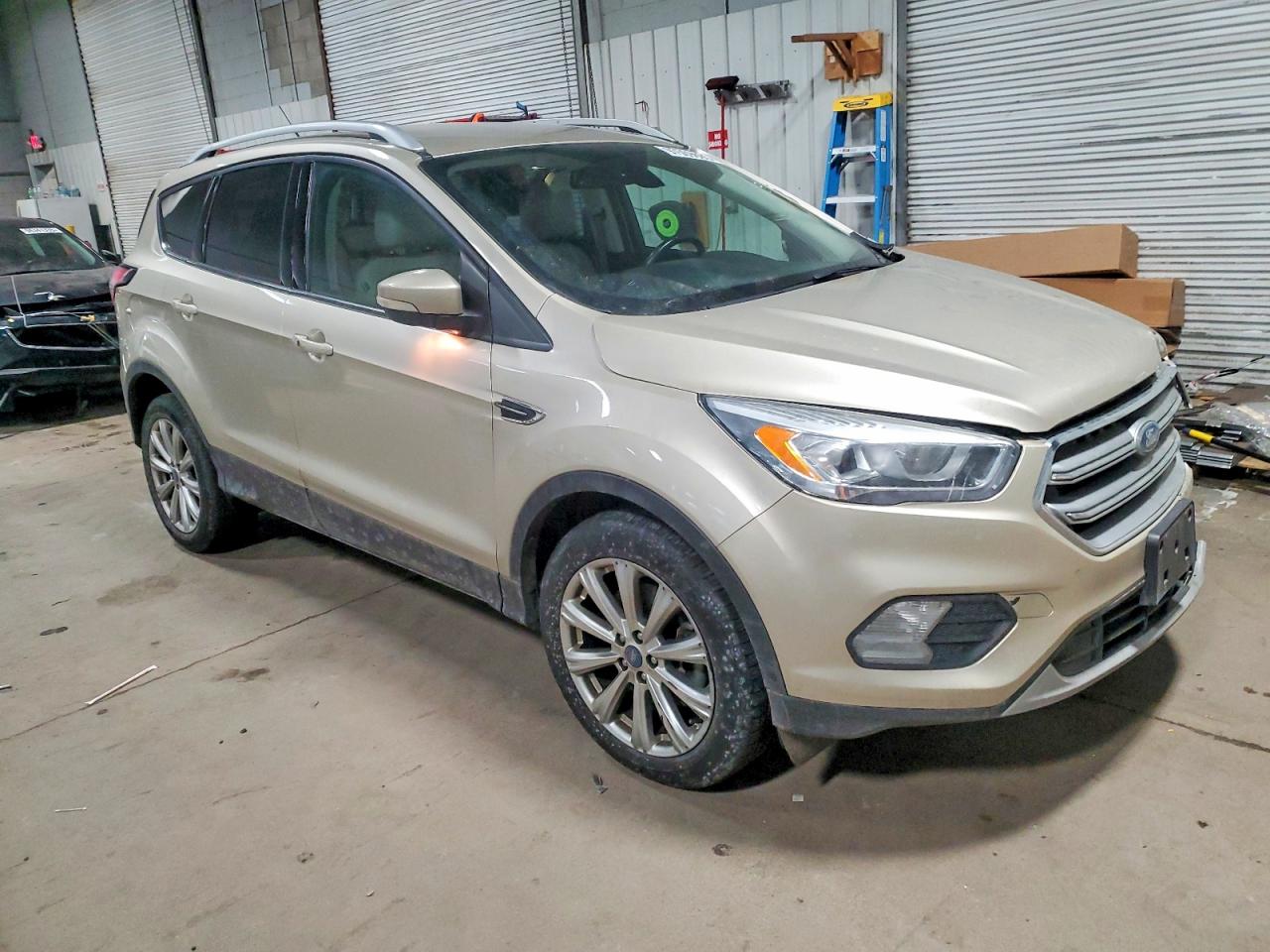 2017 FORD ESCAPE TITANIUM photo 4