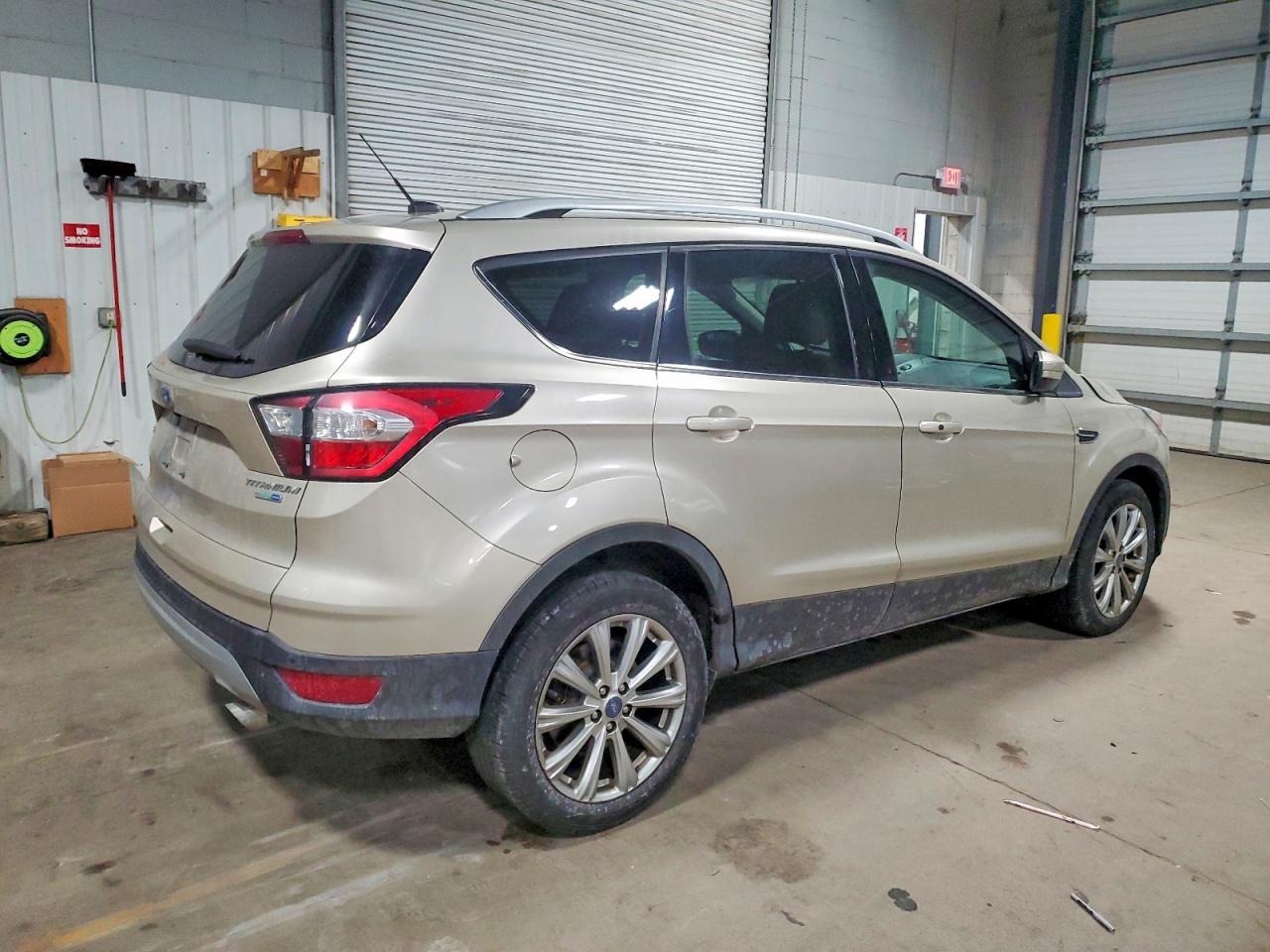 2017 FORD ESCAPE TITANIUM photo 3