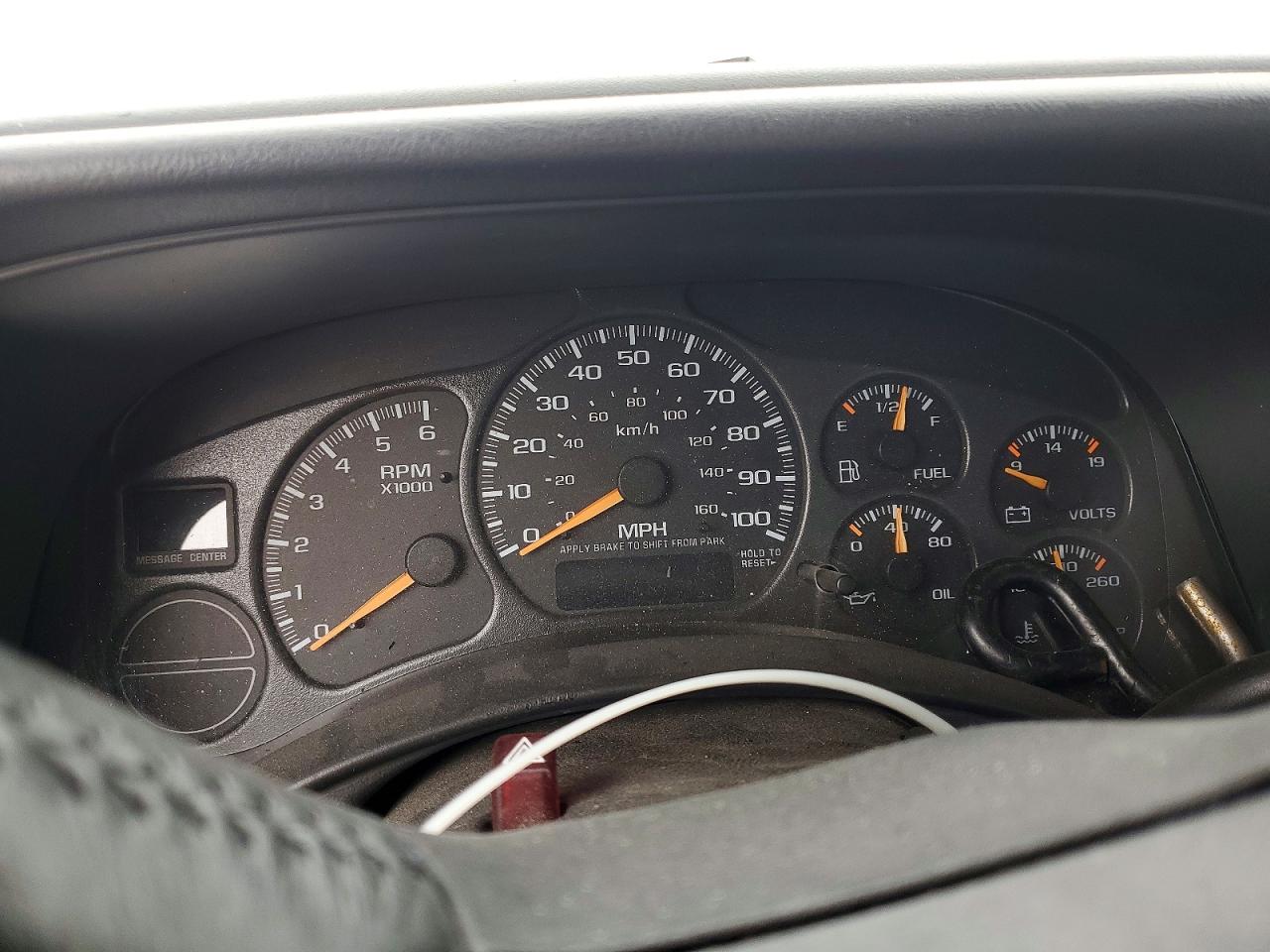 2002 CHEVROLET SILVERADO C1500 photo 9