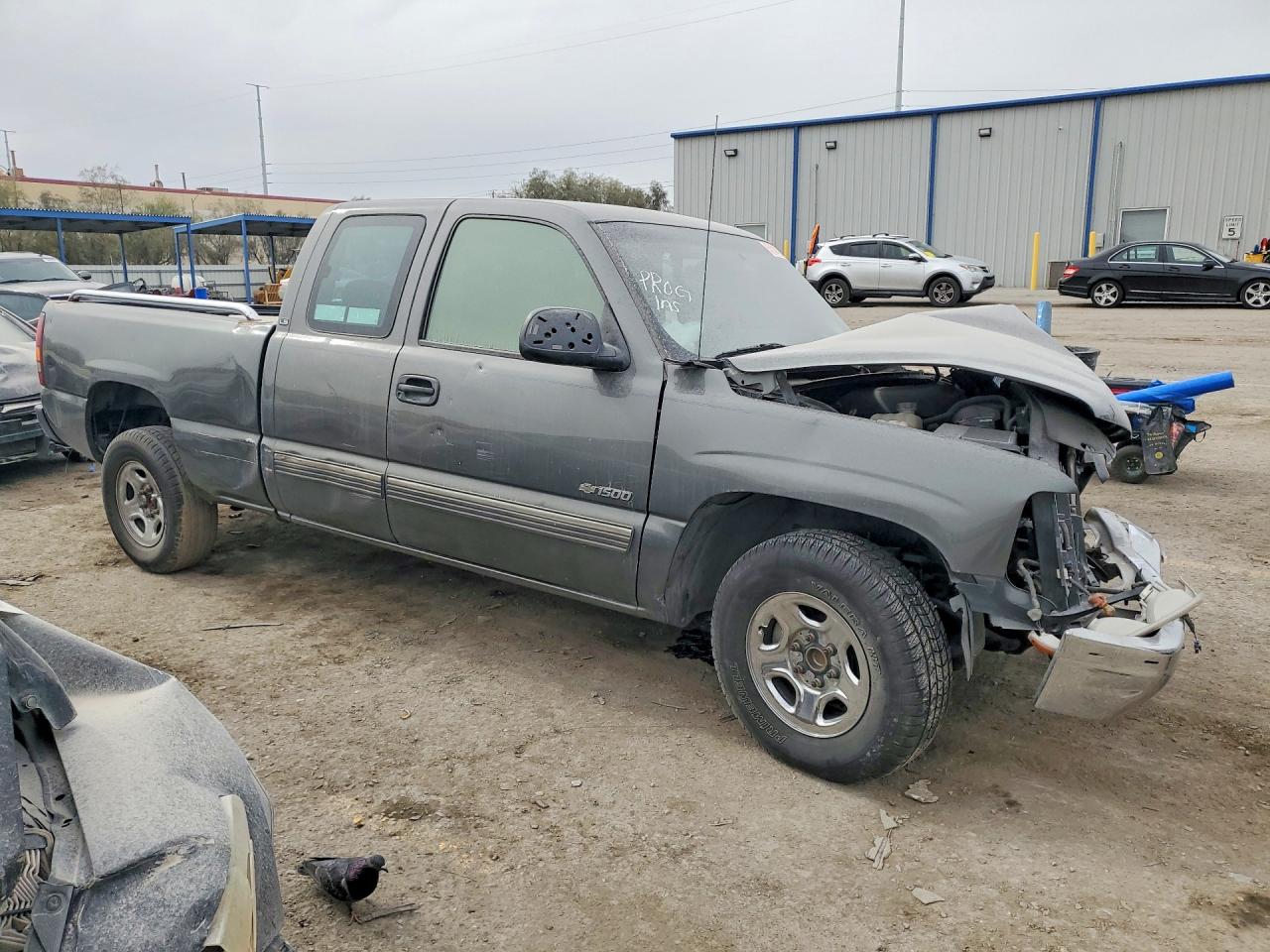 2002 CHEVROLET SILVERADO C1500 photo 4