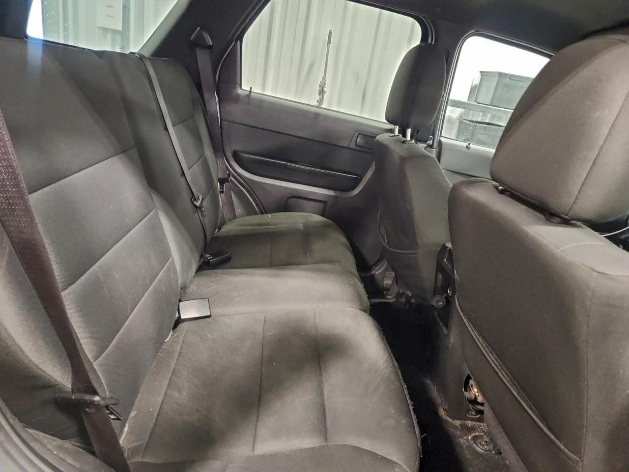 2011 FORD ESCAPE XLT photo 11