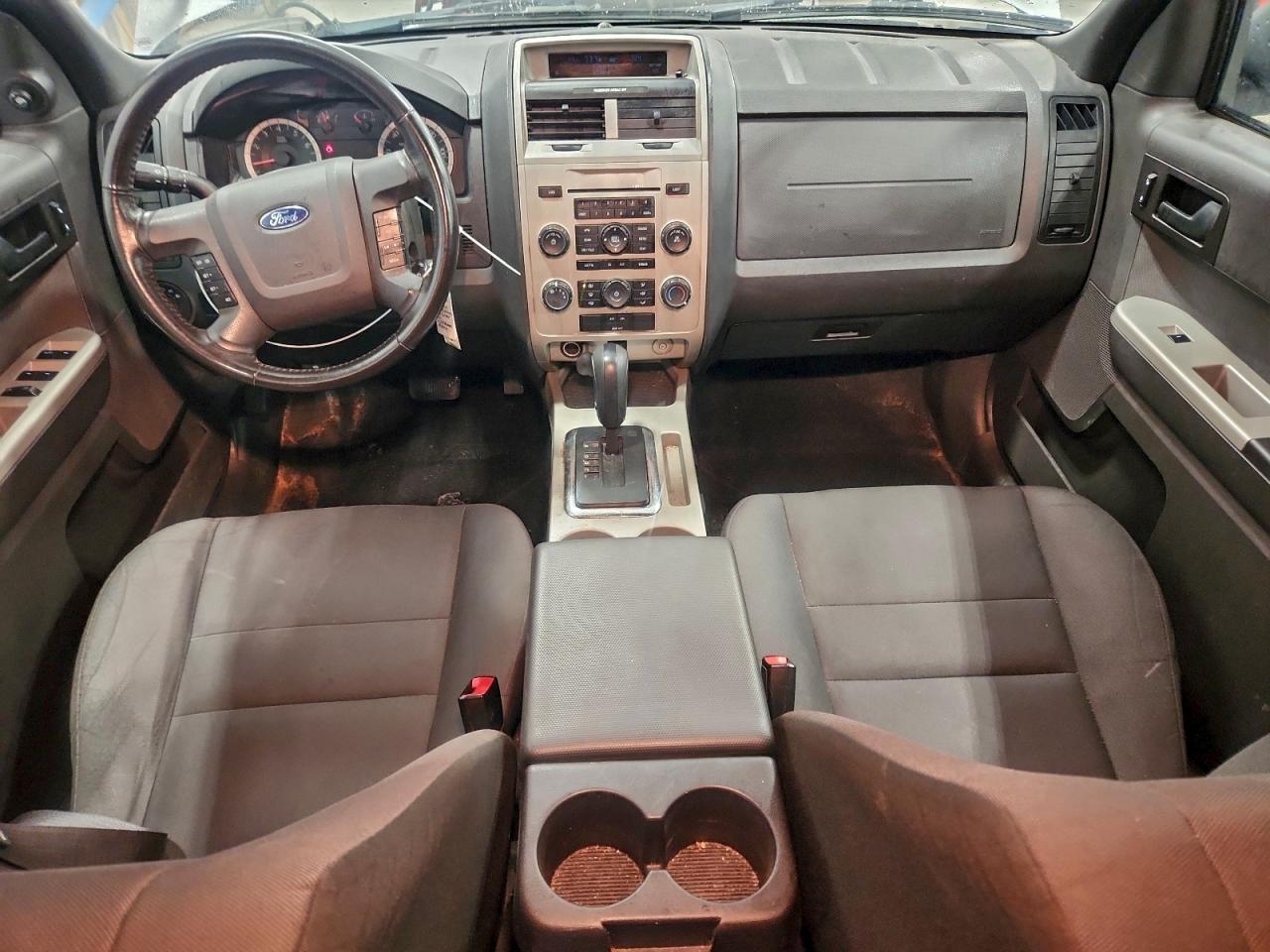 2011 FORD ESCAPE XLT photo 8