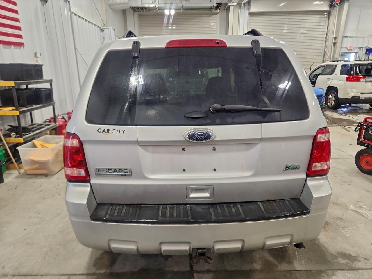 2011 FORD ESCAPE XLT photo 6