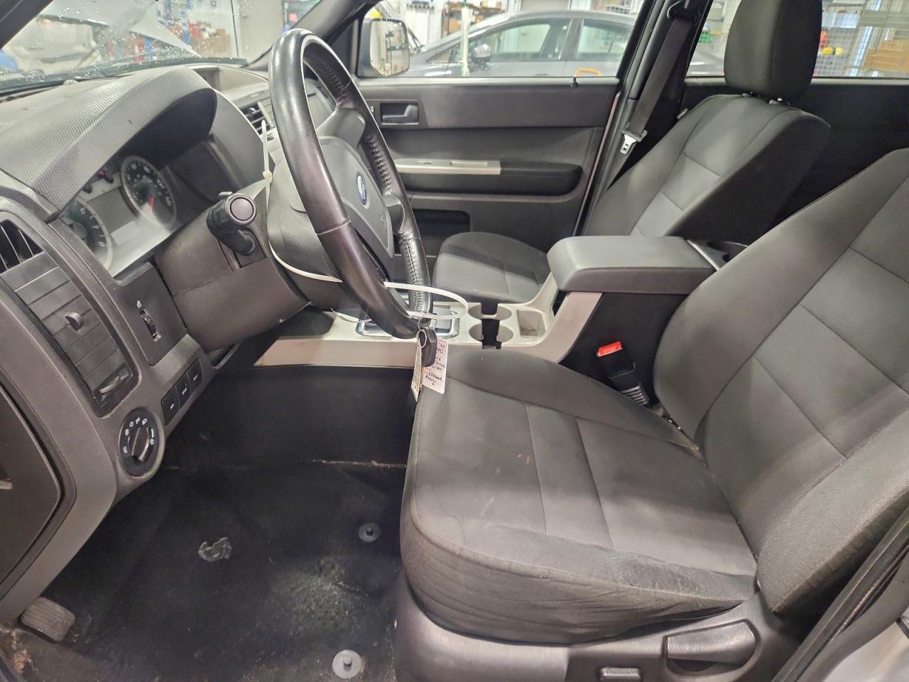 2011 FORD ESCAPE XLT photo 7