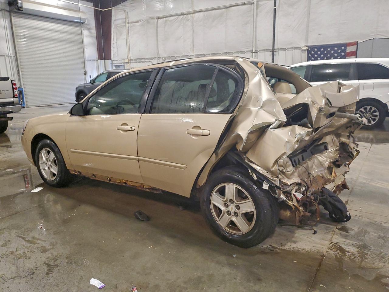 2004 CHEVROLET MALIBU LS photo 2