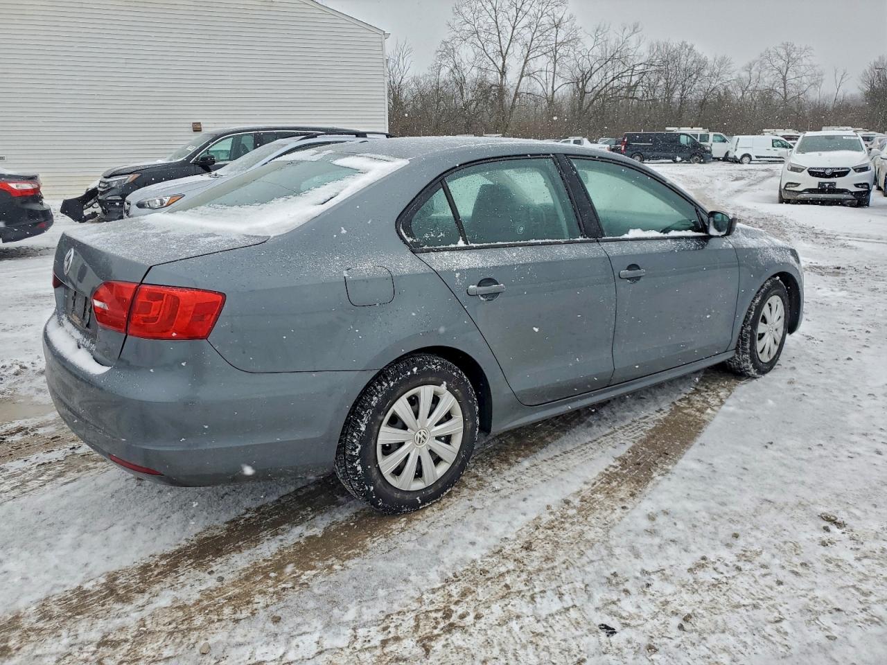 2013 VOLKSWAGEN JETTA BASE photo 3