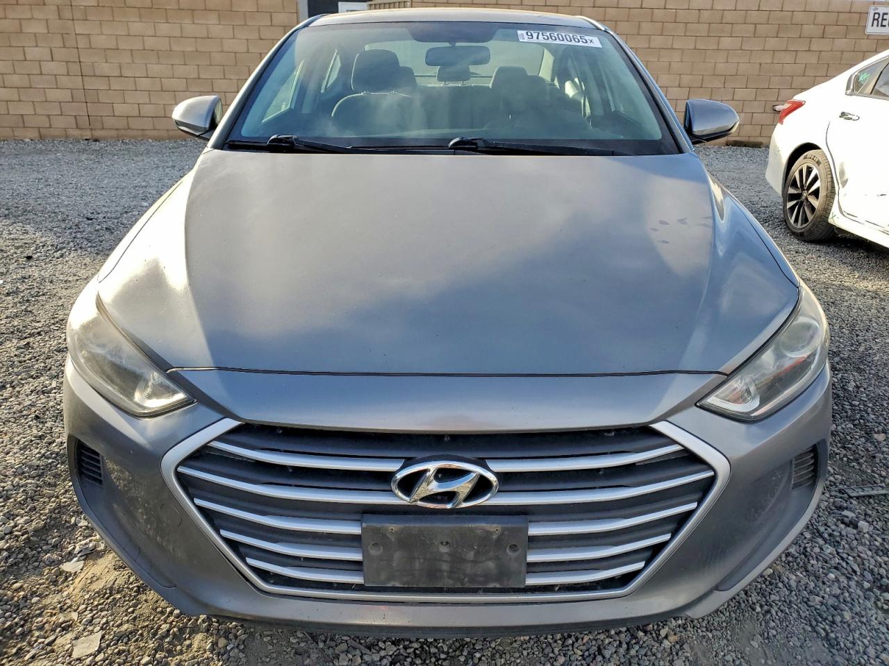 2018 HYUNDAI ELANTRA SE photo 5