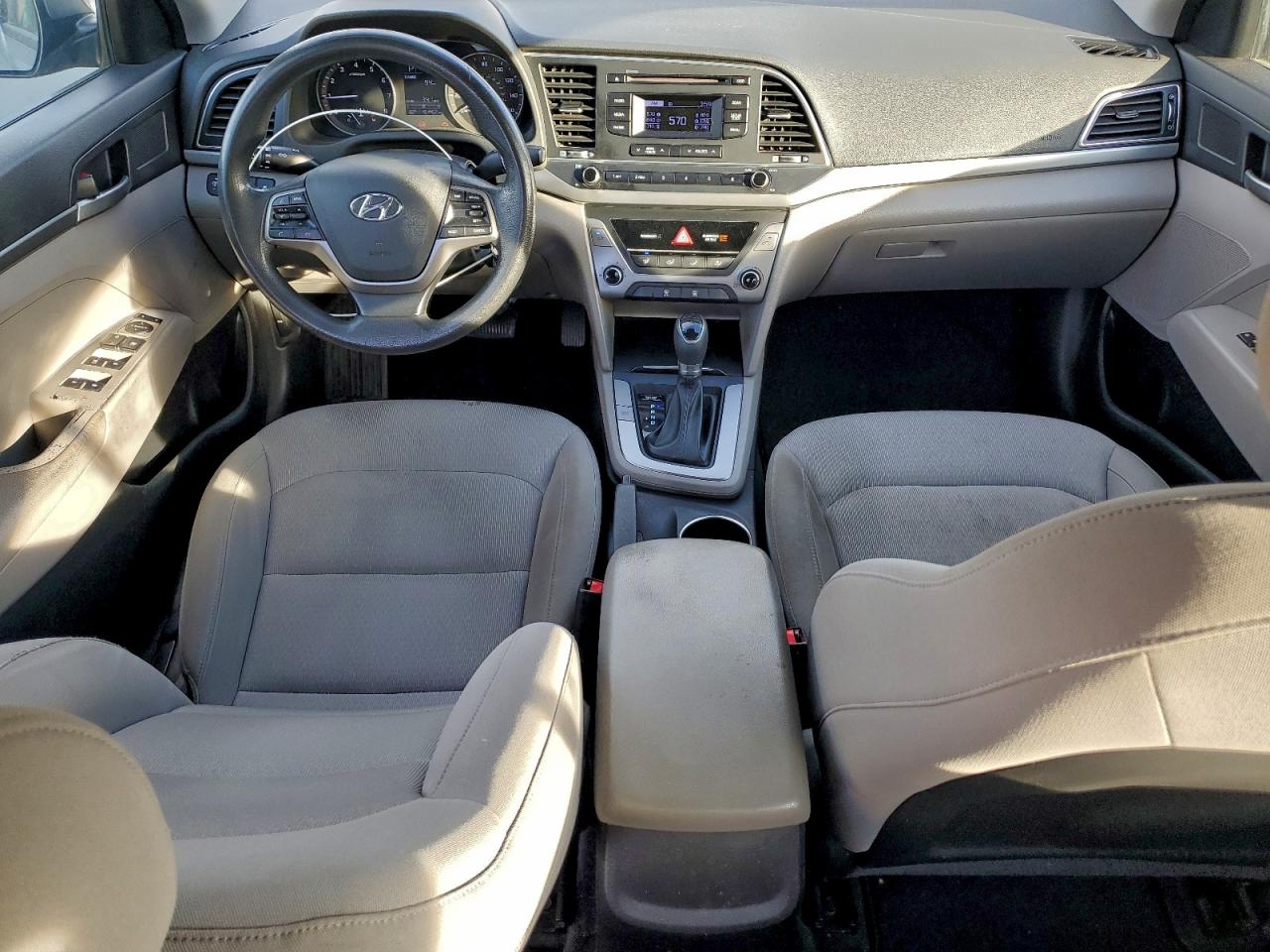2018 HYUNDAI ELANTRA SE photo 8