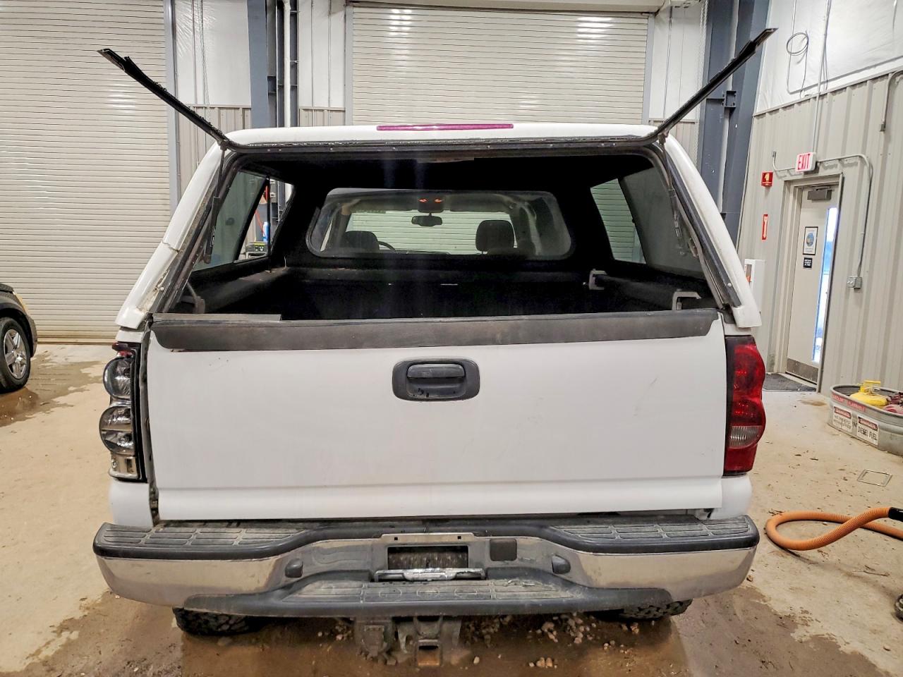 2005 CHEVROLET SILVERADO K1500 photo 11