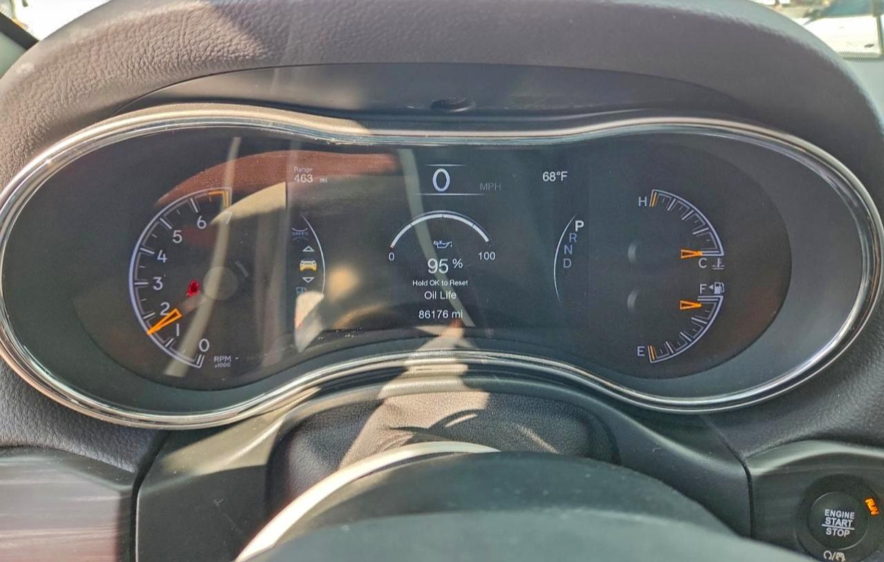 2020 JEEP GRAND CHEROKEE LAREDO photo 9