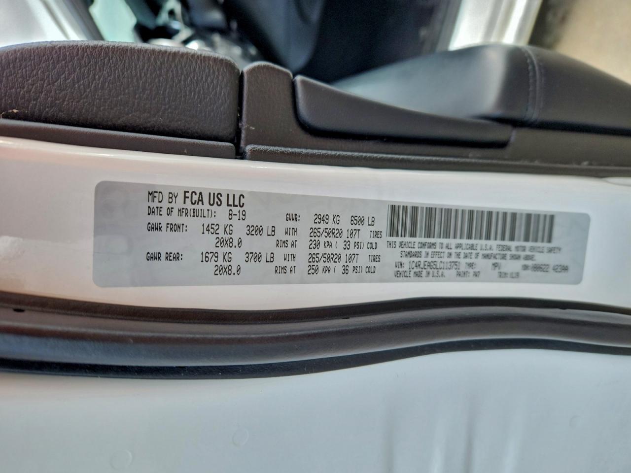 2020 JEEP GRAND CHEROKEE LAREDO photo 13