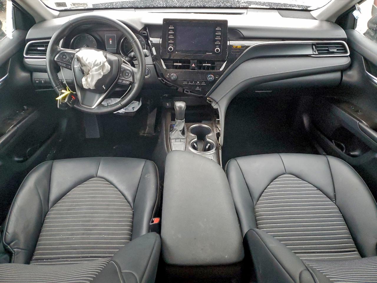2022 TOYOTA CAMRY SE photo 8