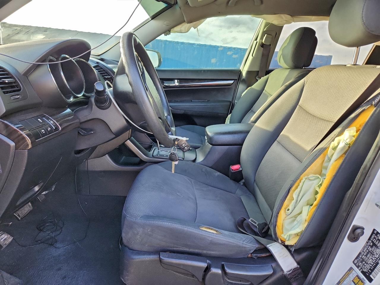 2013 KIA SORENTO LX photo 7