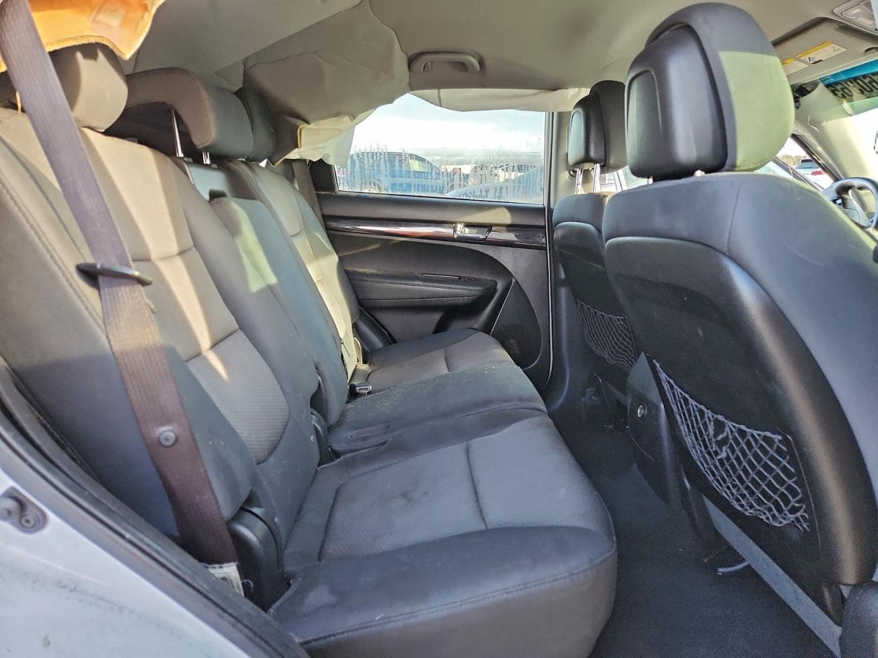 2013 KIA SORENTO LX photo 11