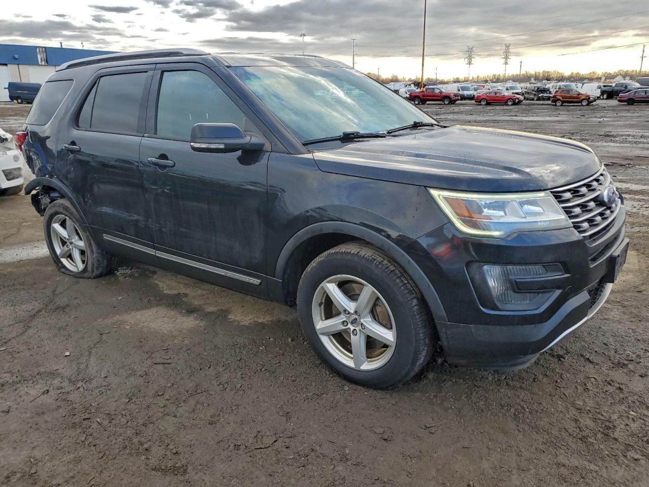 2016 FORD EXPLORER XLT photo 4