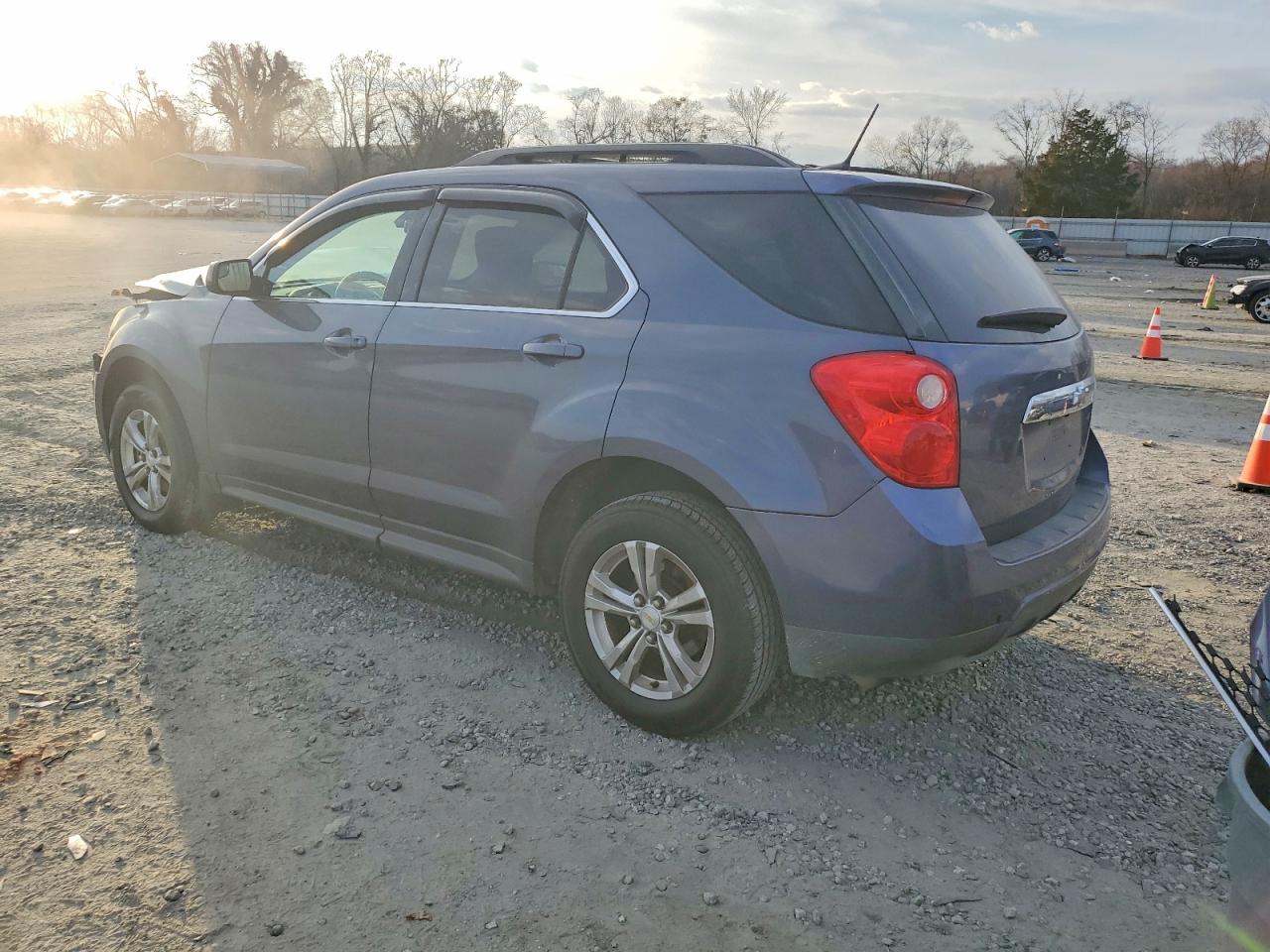 2013 CHEVROLET EQUINOX LT photo 2