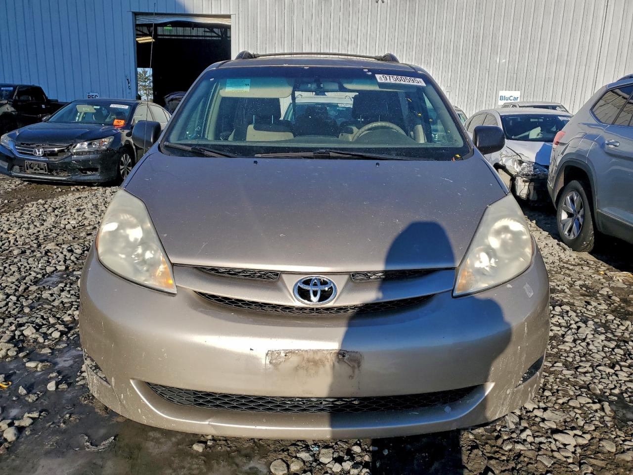 2009 TOYOTA SIENNA CE photo 5