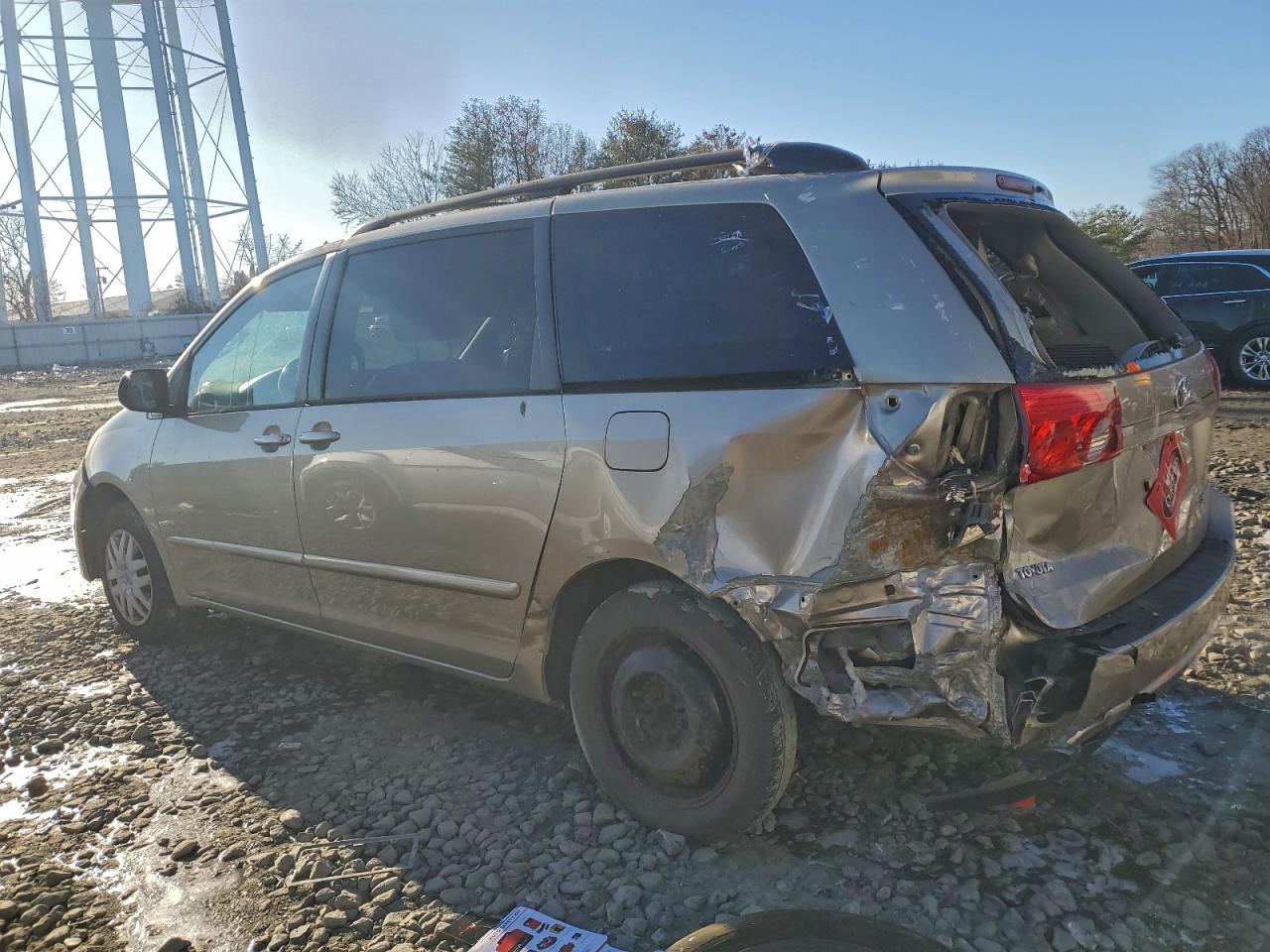 2009 TOYOTA SIENNA CE photo 2