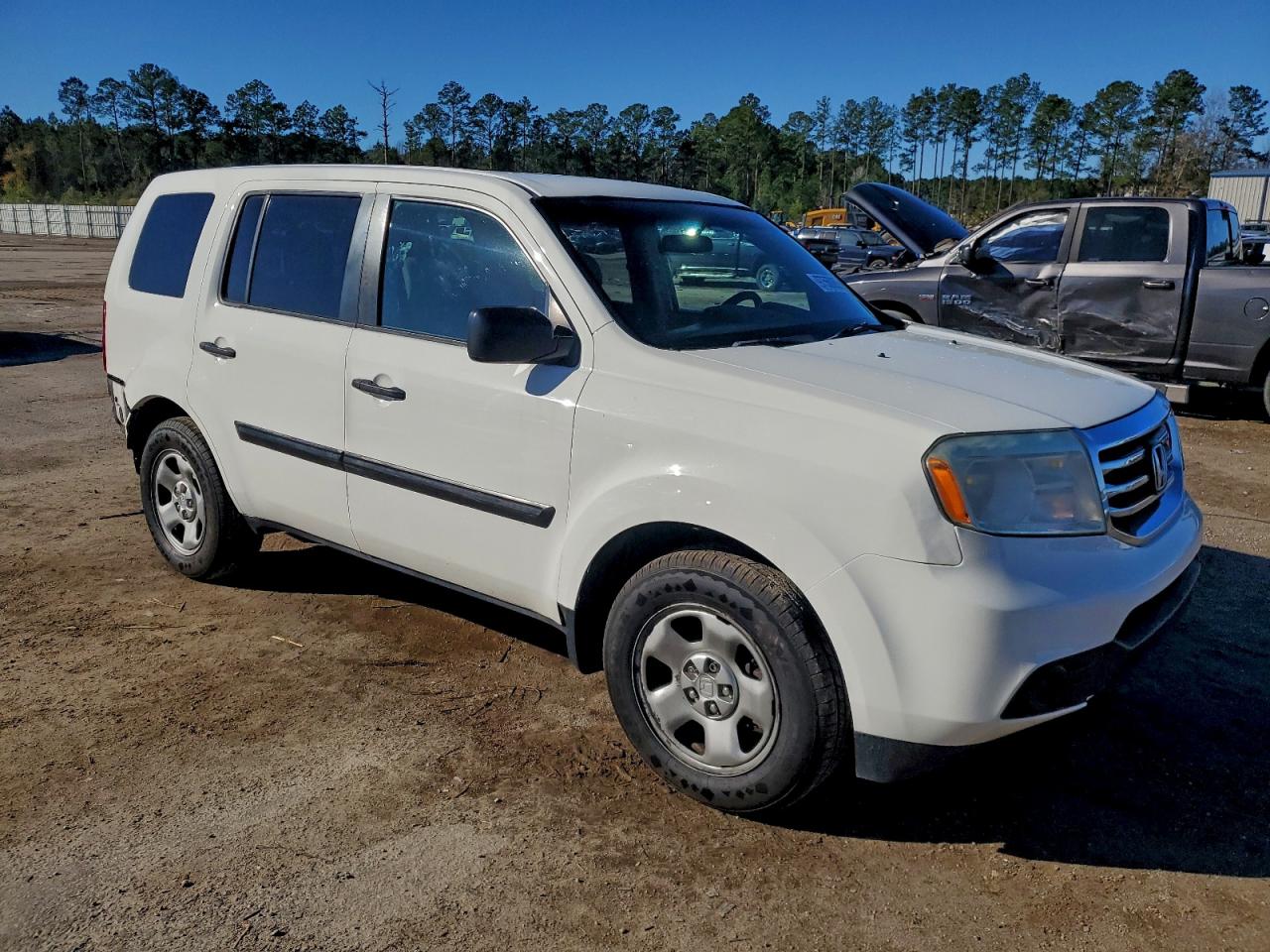 2015 HONDA PILOT LX photo 4