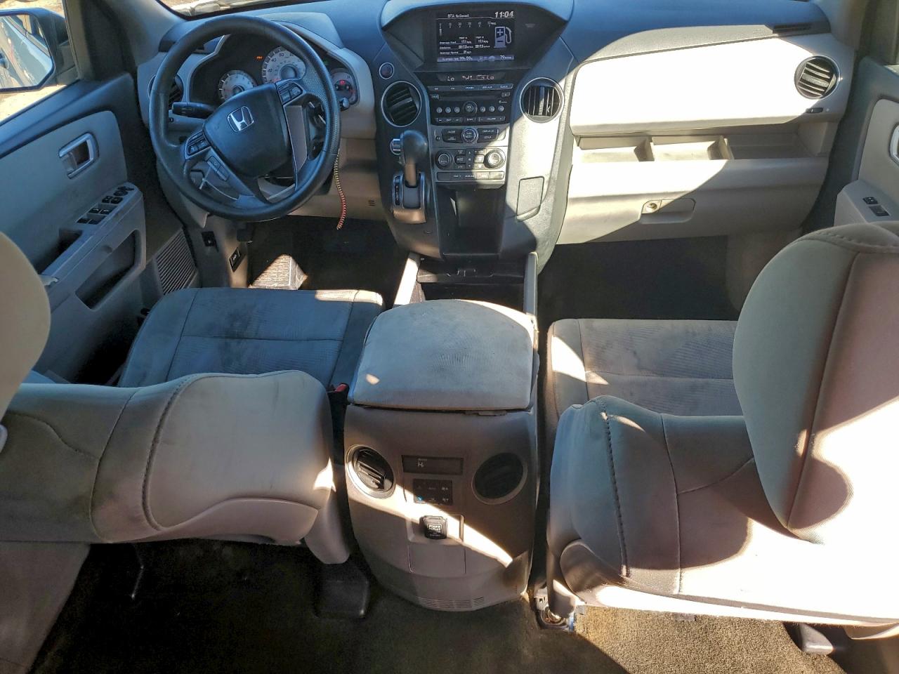 2015 HONDA PILOT LX photo 8