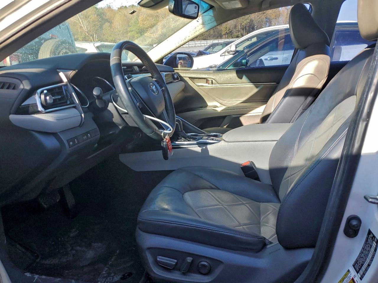 2018 TOYOTA CAMRY L photo 7