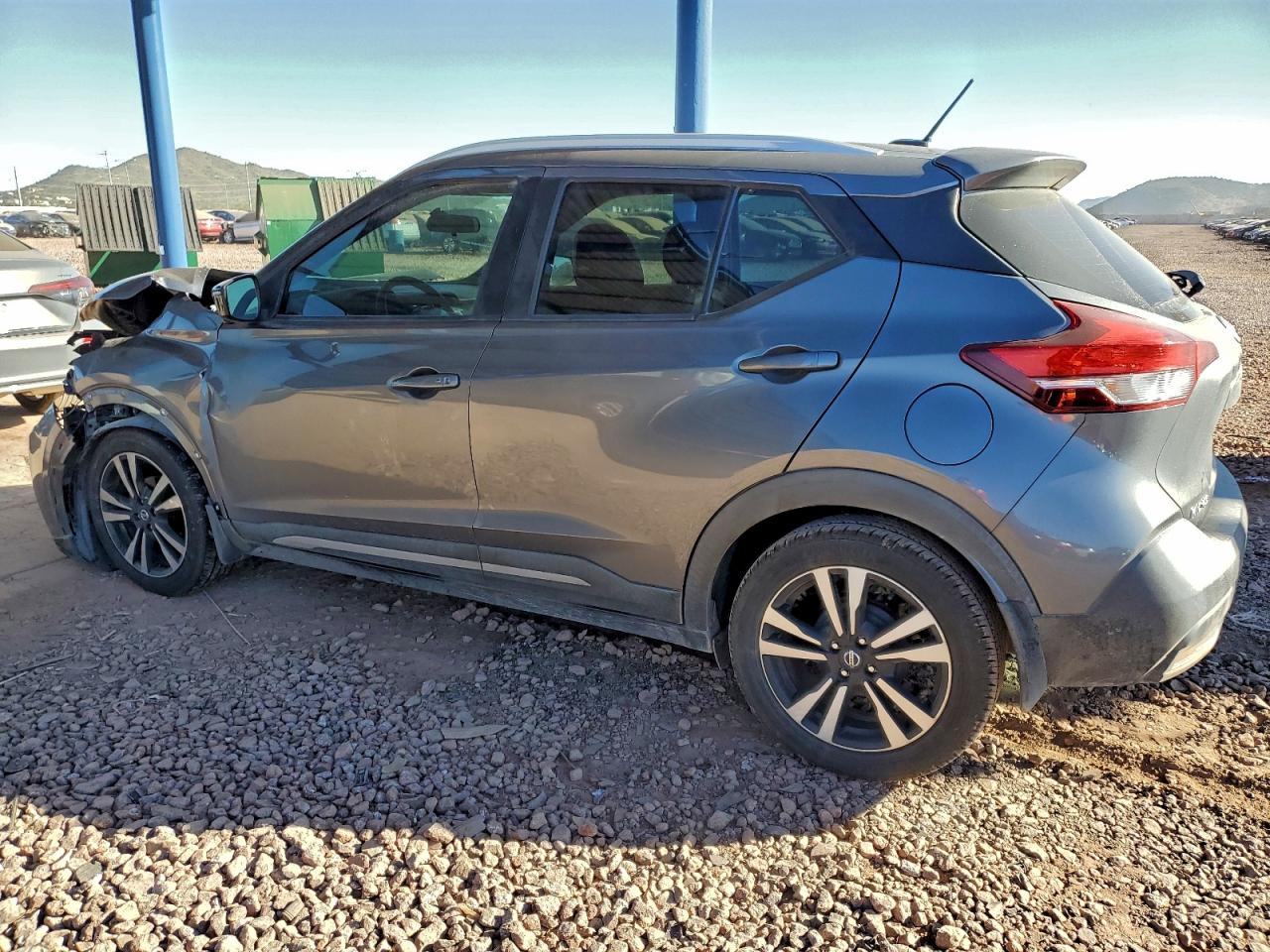 2019 NISSAN KICKS S photo 2
