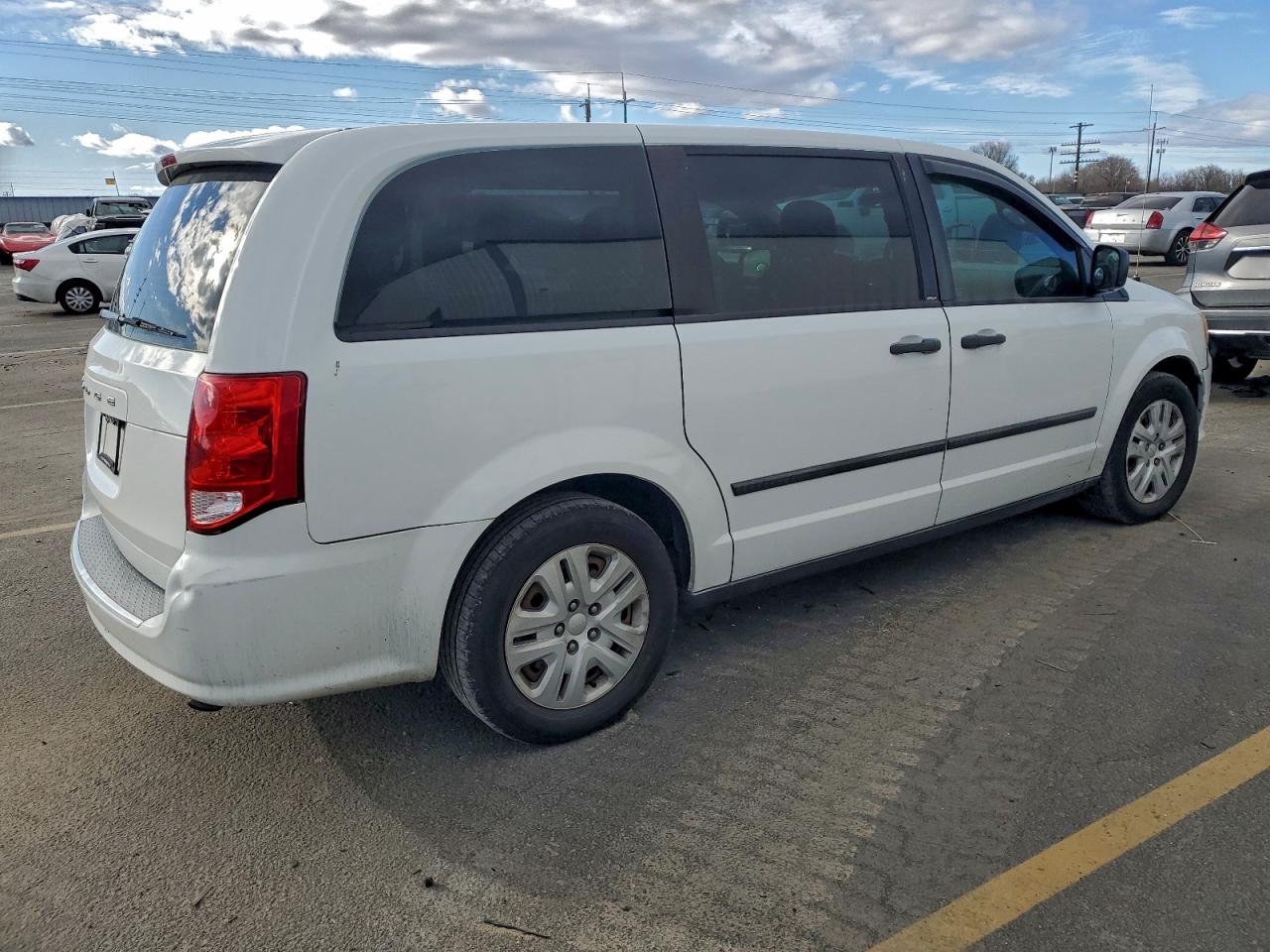 2013 DODGE GRAND CARAVAN SE photo 3