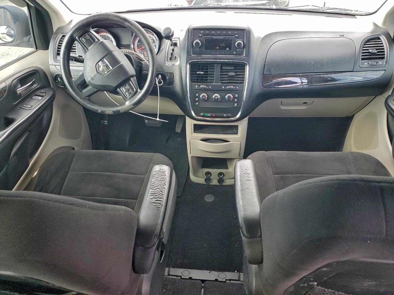 2013 DODGE GRAND CARAVAN SE photo 8