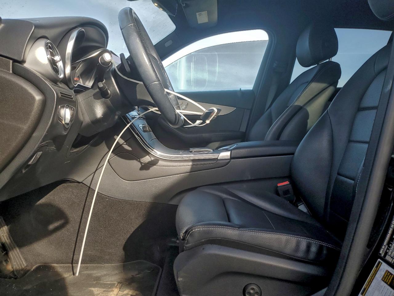 2021 MERCEDES-BENZ GLC 300 photo 7