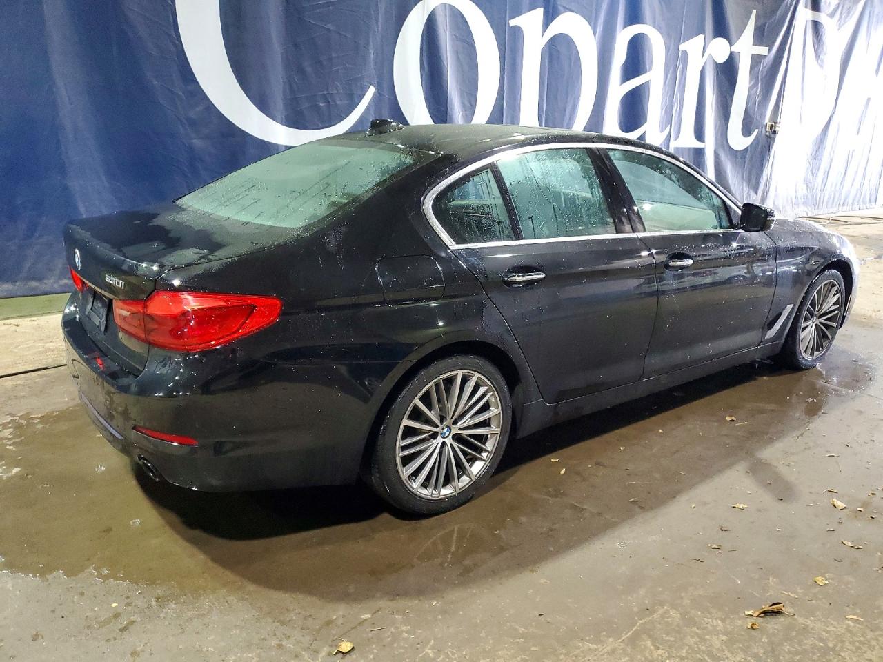 2018 BMW 530 XI photo 3