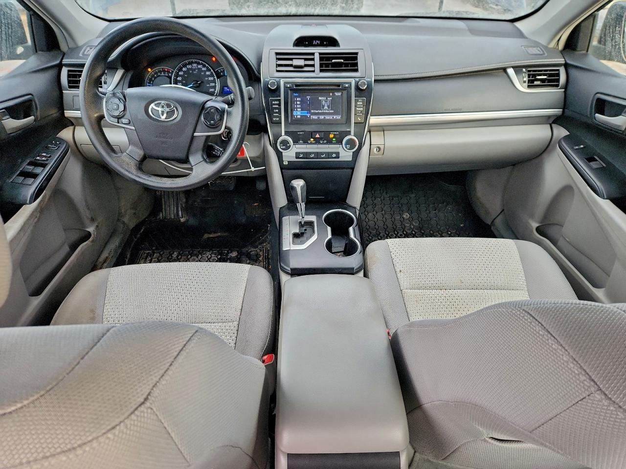2014 TOYOTA CAMRY L photo 8