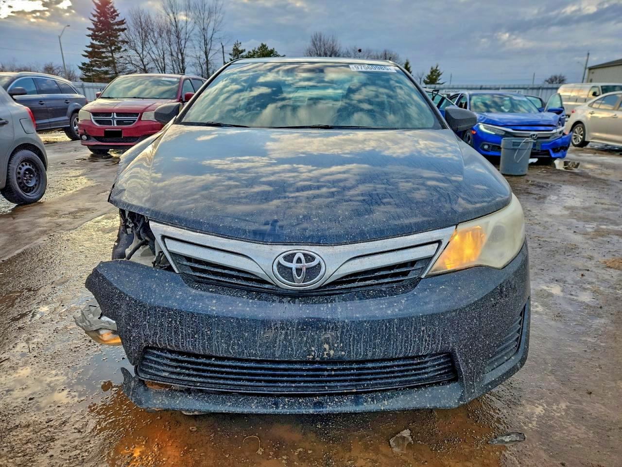 2014 TOYOTA CAMRY L photo 5