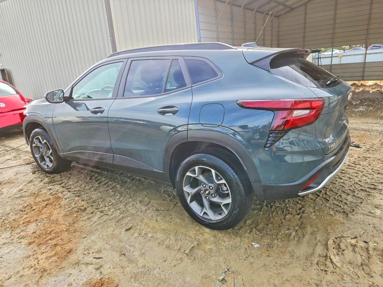 2025 CHEVROLET TRAX 1LT photo 2
