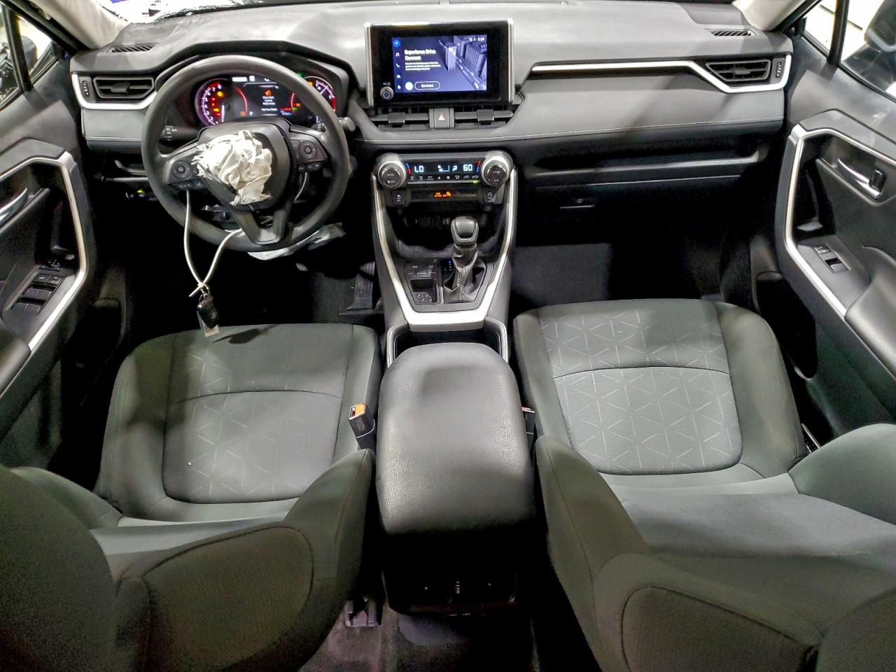 2025 TOYOTA RAV4 XLE photo 8