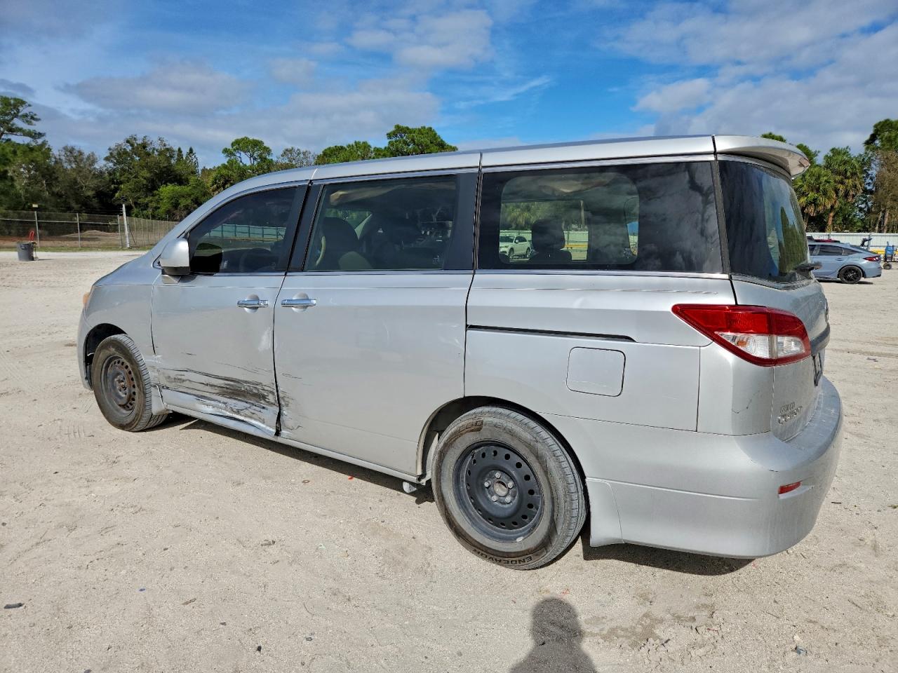 2013 NISSAN QUEST S photo 2