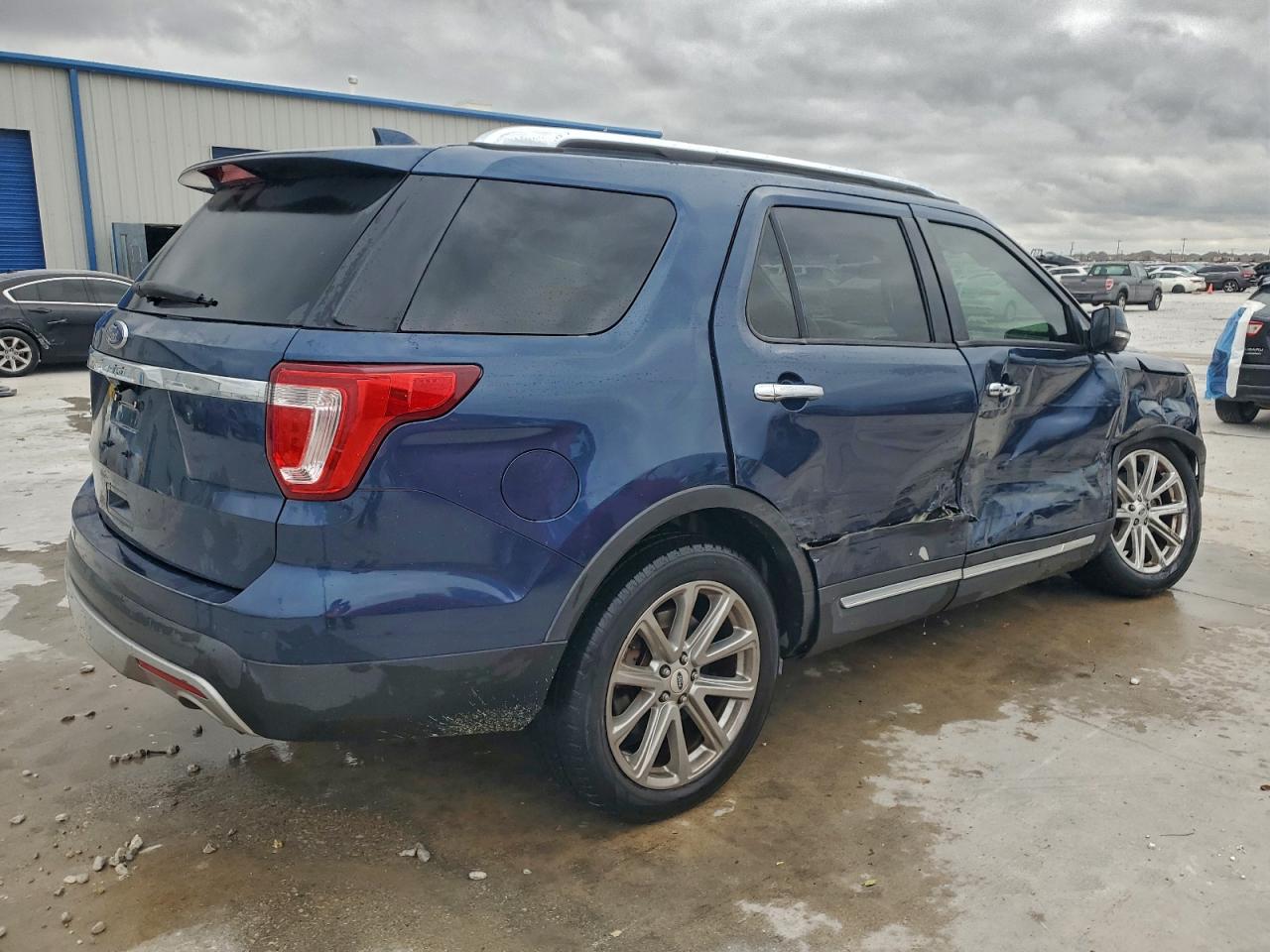2017 FORD EXPLORER LIMITED photo 3