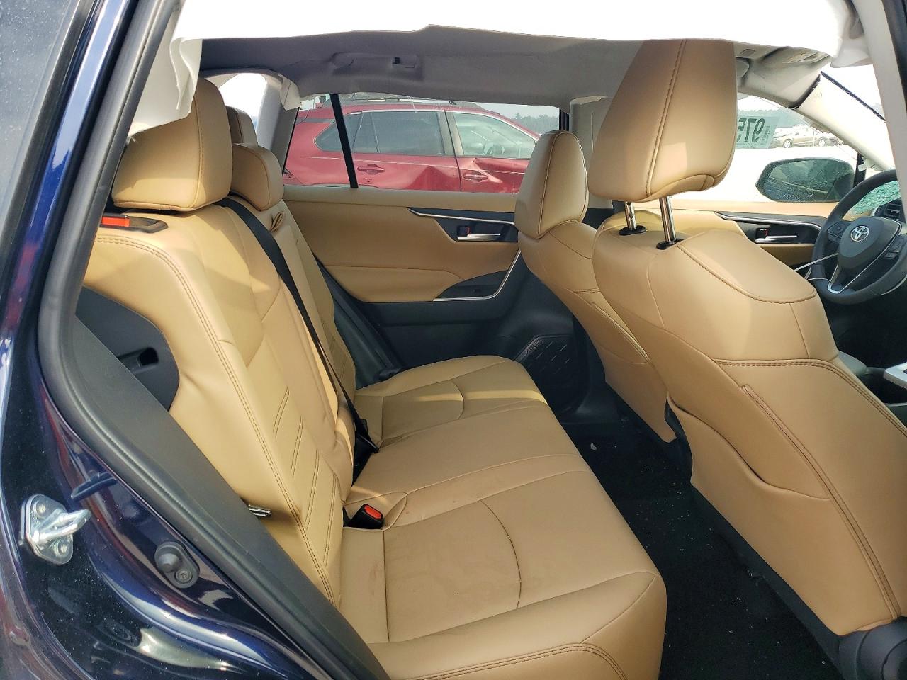 2025 TOYOTA RAV4 XLE PREMIUM photo 11