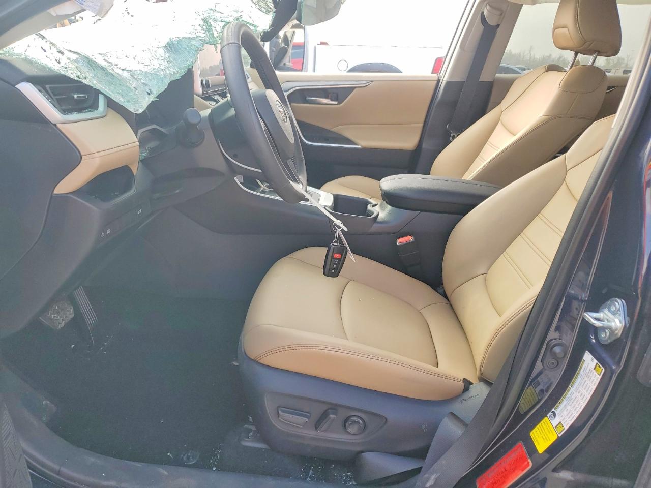 2025 TOYOTA RAV4 XLE PREMIUM photo 7