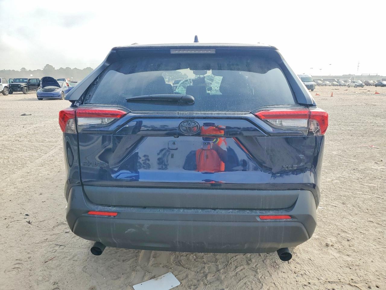 2025 TOYOTA RAV4 XLE PREMIUM photo 6