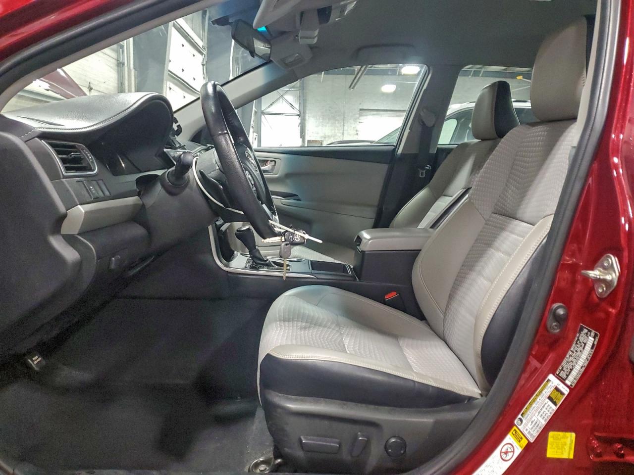 2015 TOYOTA CAMRY LE photo 7