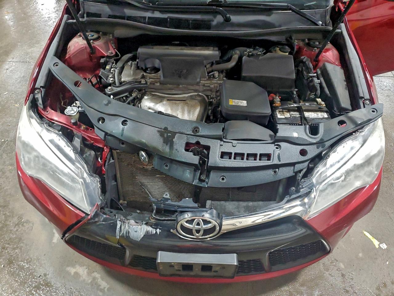 2015 TOYOTA CAMRY LE photo 11