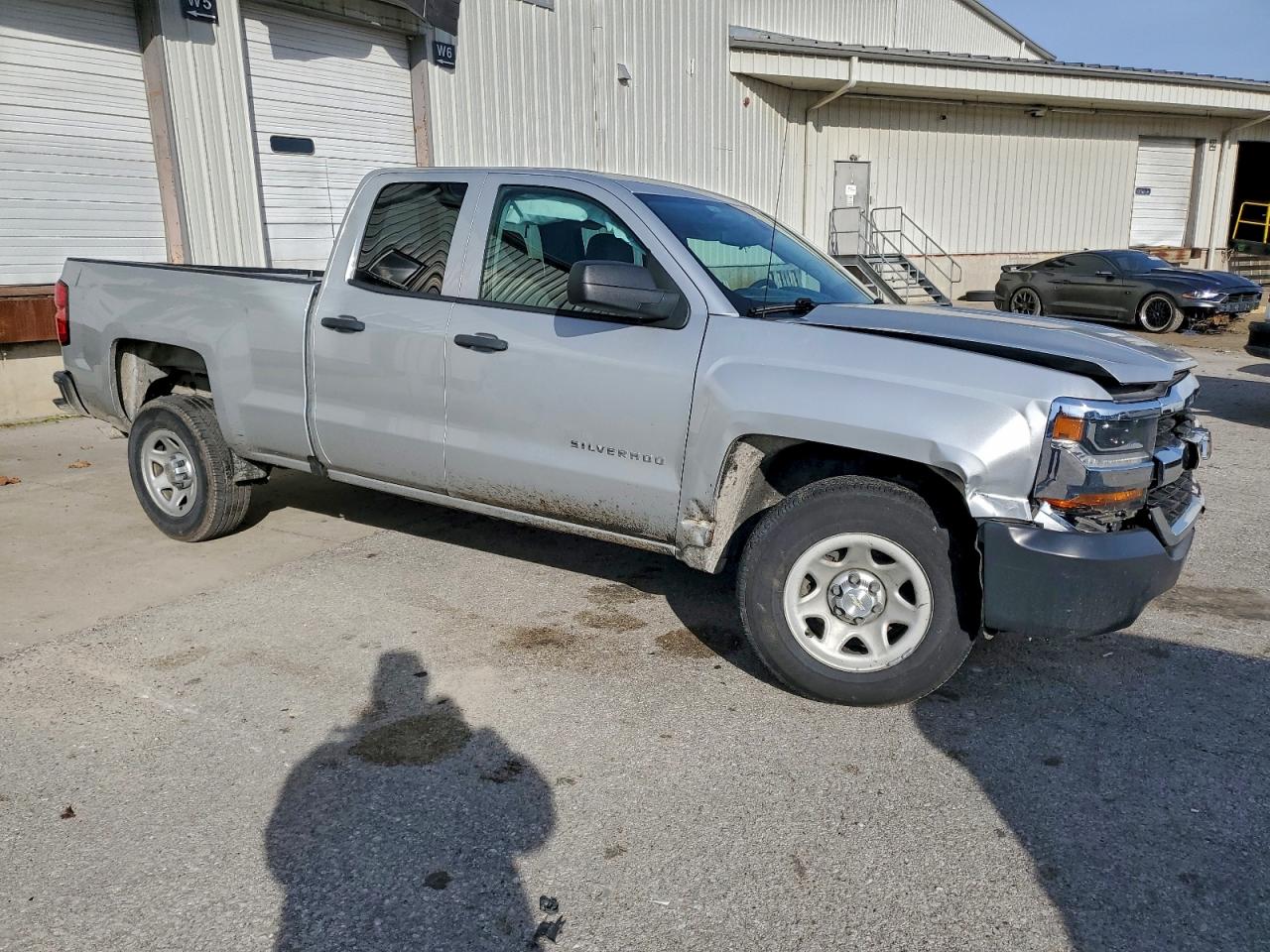 2018 CHEVROLET SILVERADO C1500 photo 4