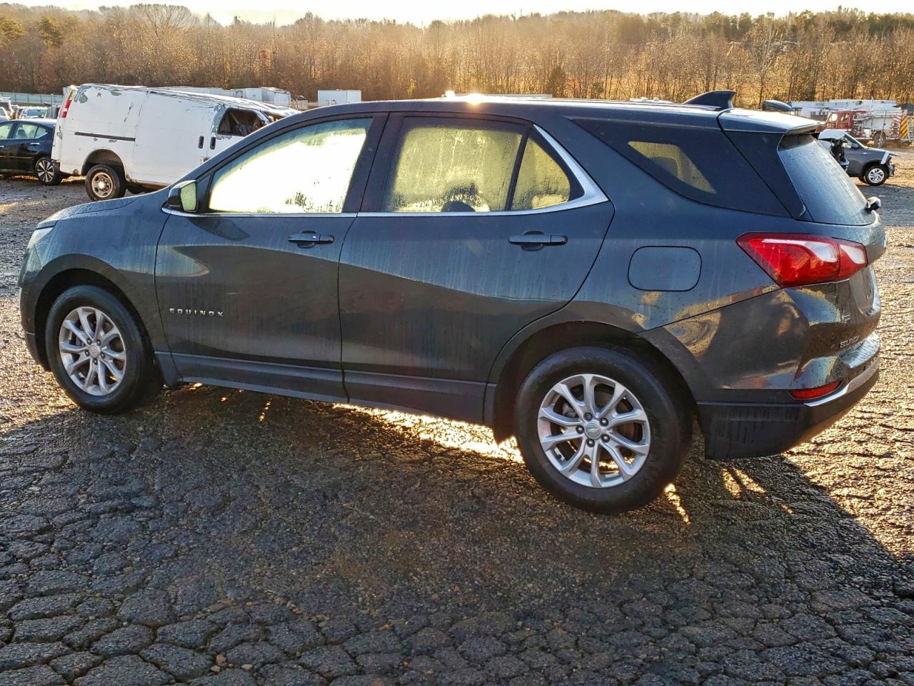 2020 CHEVROLET EQUINOX LT photo 2