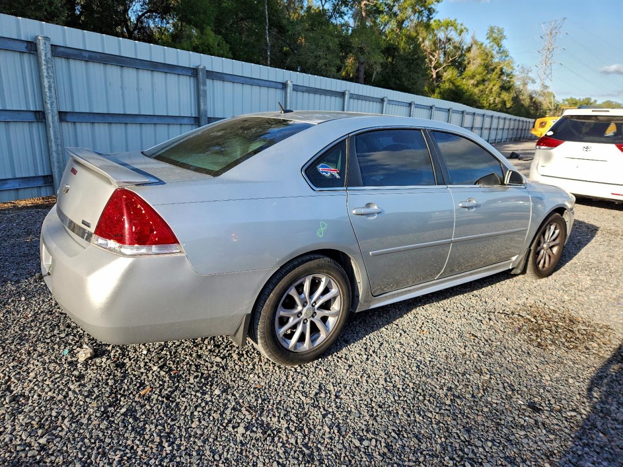 2011 CHEVROLET IMPALA LT photo 3