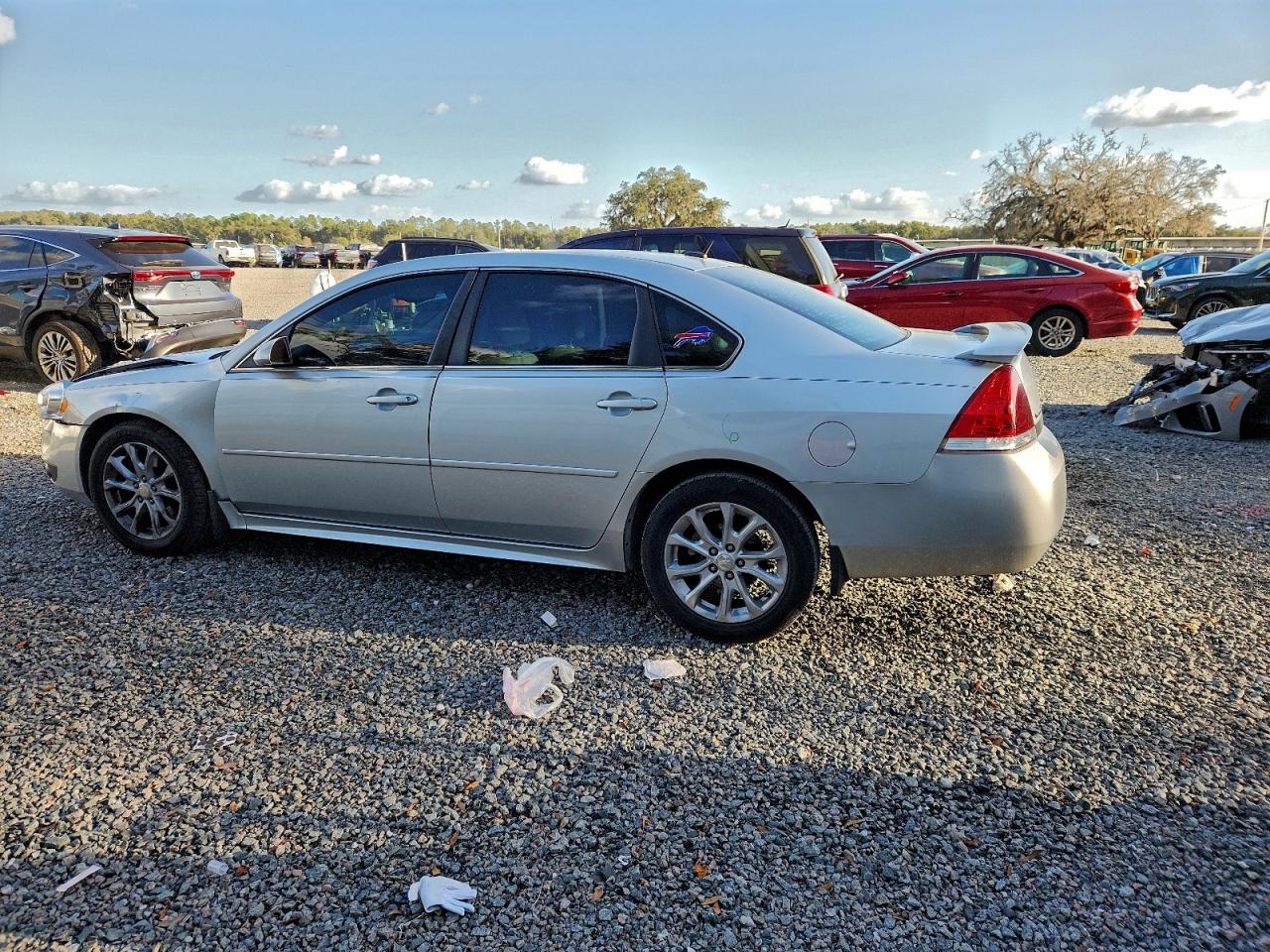 2011 CHEVROLET IMPALA LT photo 2