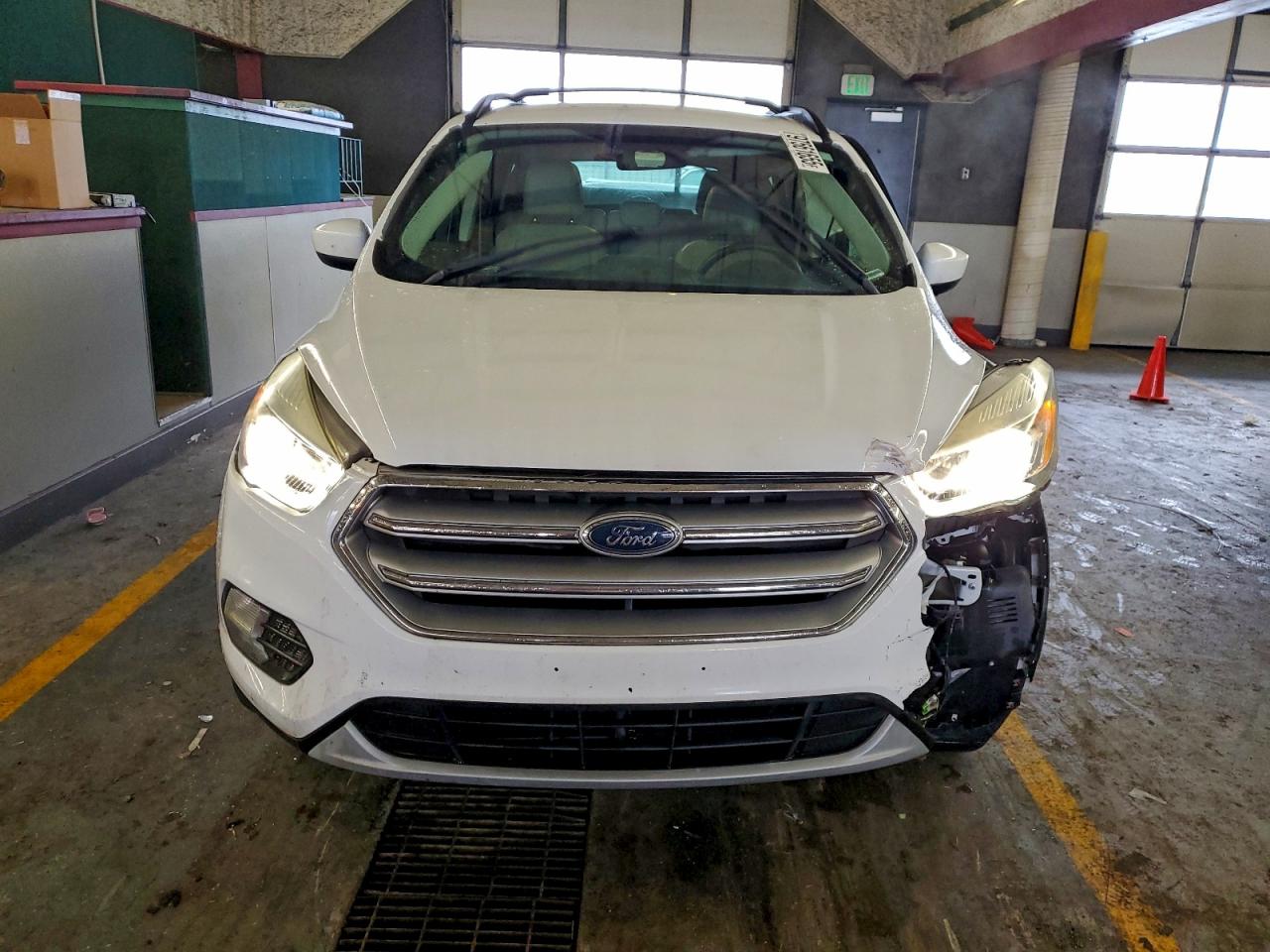 2017 FORD ESCAPE SE photo 5