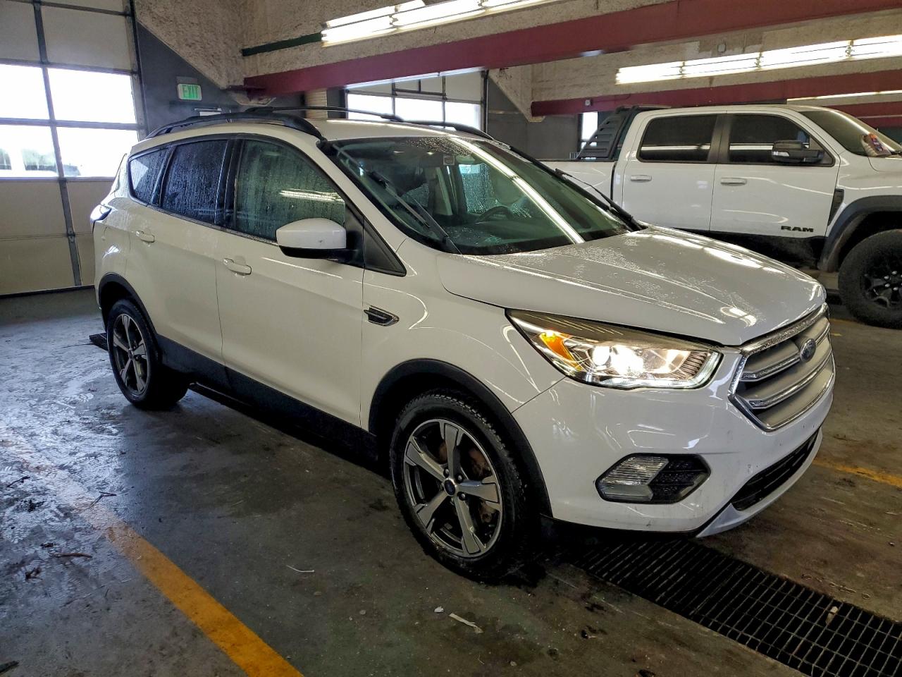 2017 FORD ESCAPE SE photo 4