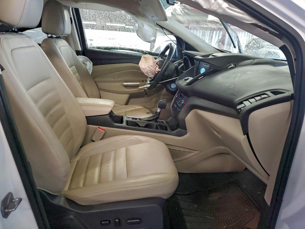 2017 FORD ESCAPE SE photo 7