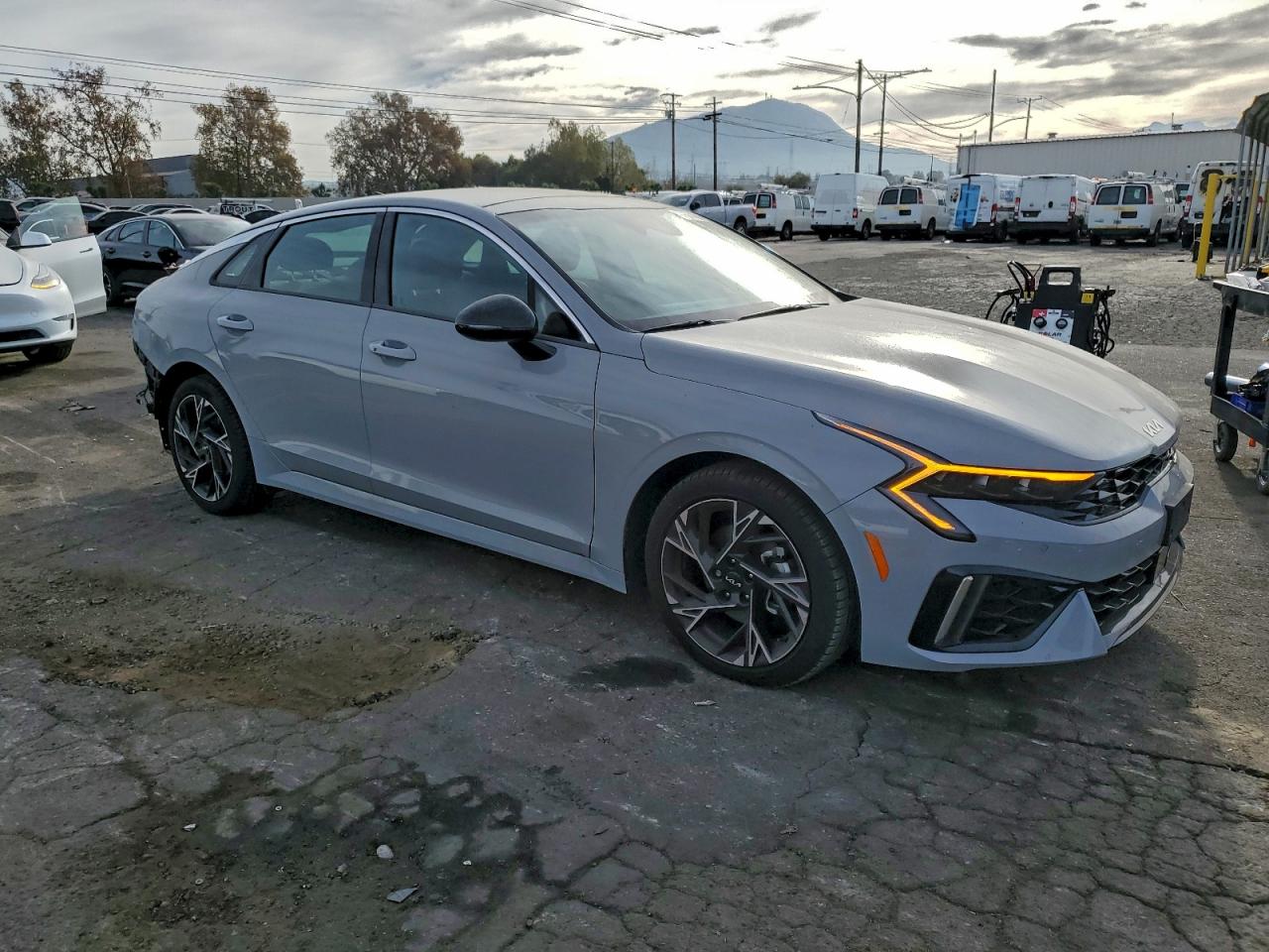 2025 KIA K5 GT LINE photo 4