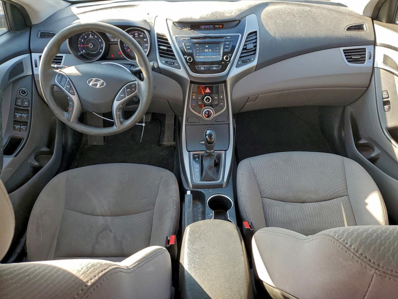 2016 HYUNDAI ELANTRA SE photo 8